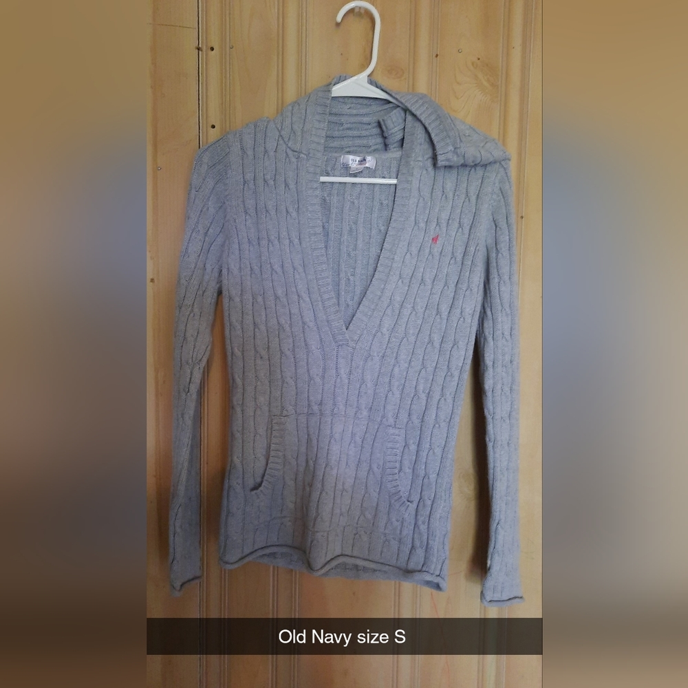 Old Navy Shirt/Sweater
